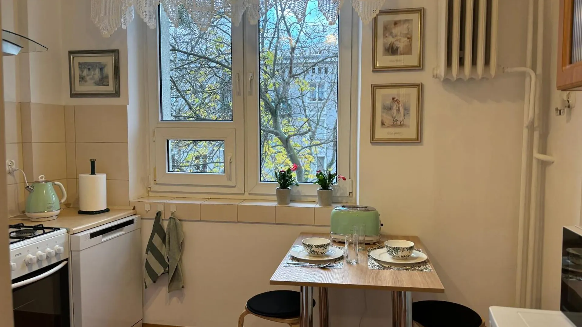 Klimatyczny Apartament Na Bielanach Przy Metrze Varšava 0*,  Polsko