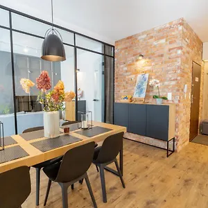 Apartament Royal Family Metro Młociny, Warszawa
