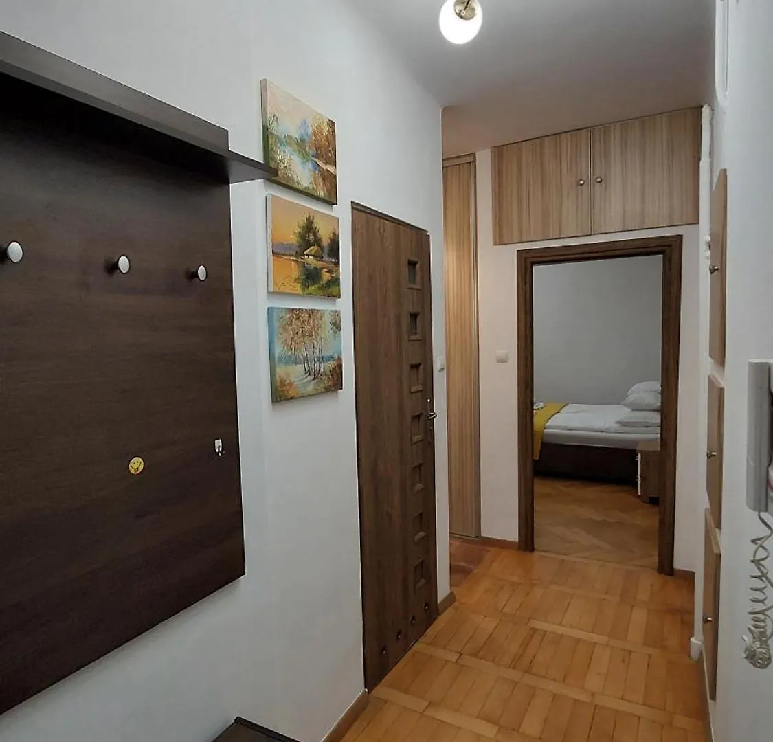 Apartment Klimatyczny Apartament Na Bielanach Przy Metrze Warsaw