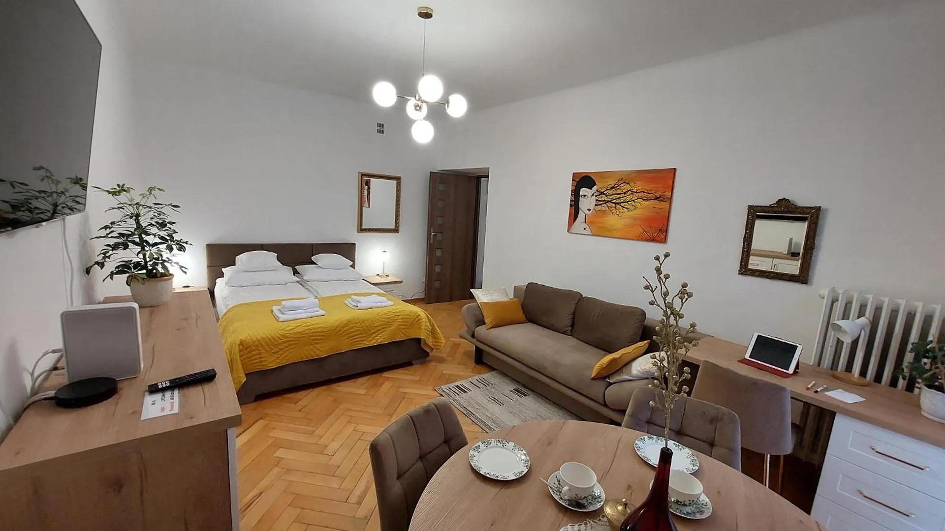 Klimatyczny Apartament Na Bielanach Przy Metrze location